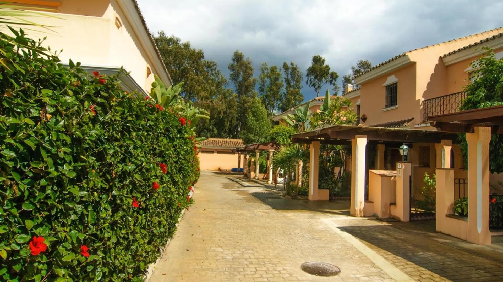 Willa Venalmar First Line Townhouse, Garden, Sea Views Estepona Hiszpania