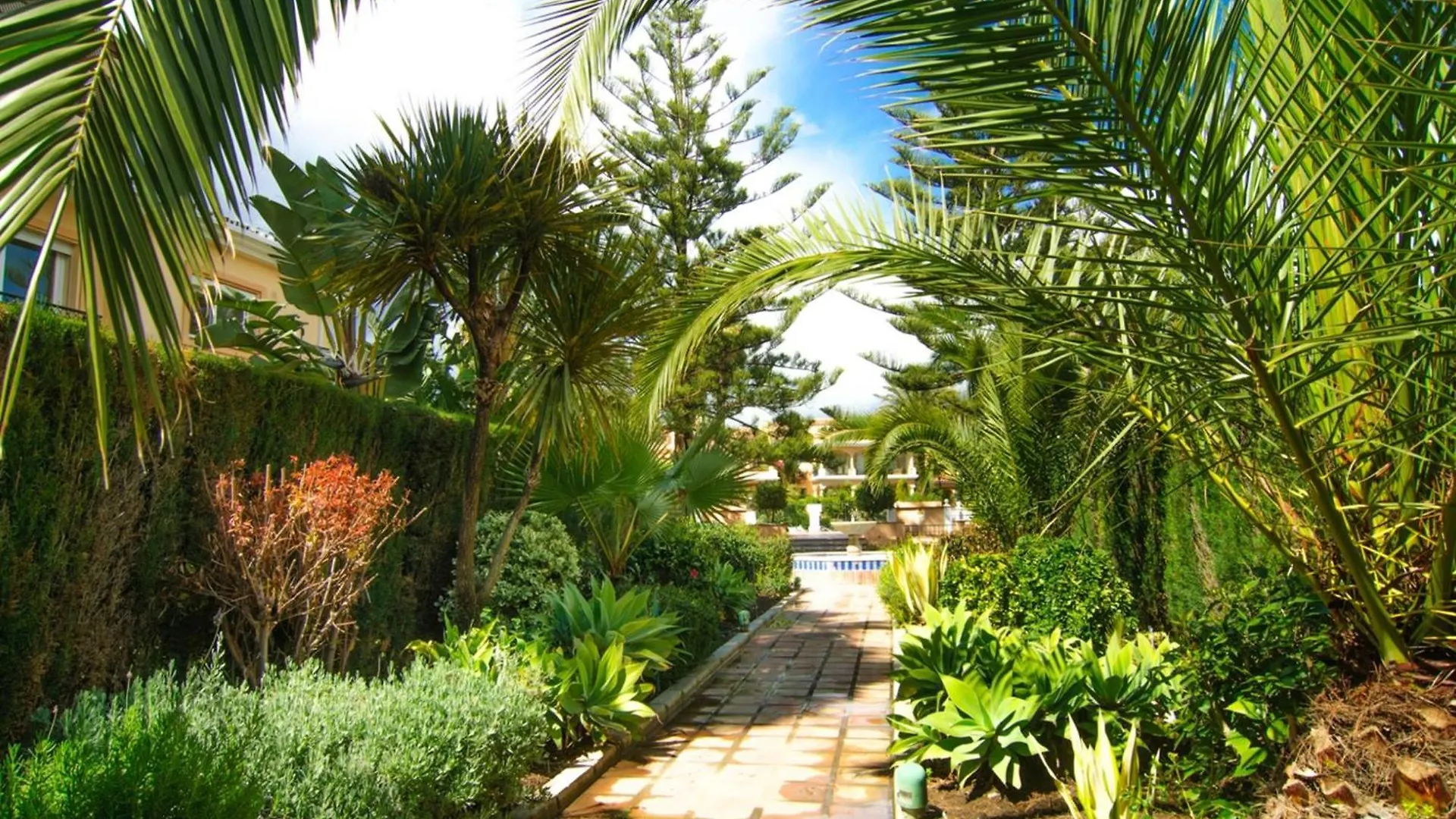 Willa Venalmar First Line Townhouse, Garden, Sea Views Estepona 0*,  Hiszpania