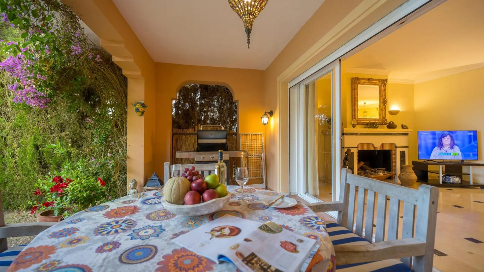 Venalmar First Line Townhouse, Garden, Sea Views Villa Estepona