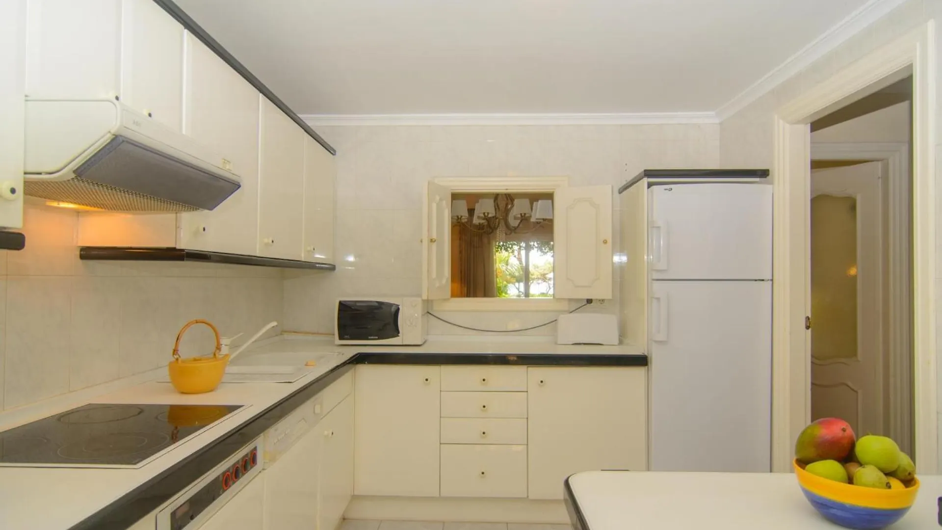 Venalmar First Line Townhouse, Garden, Sea Views Villa Estepona Spain