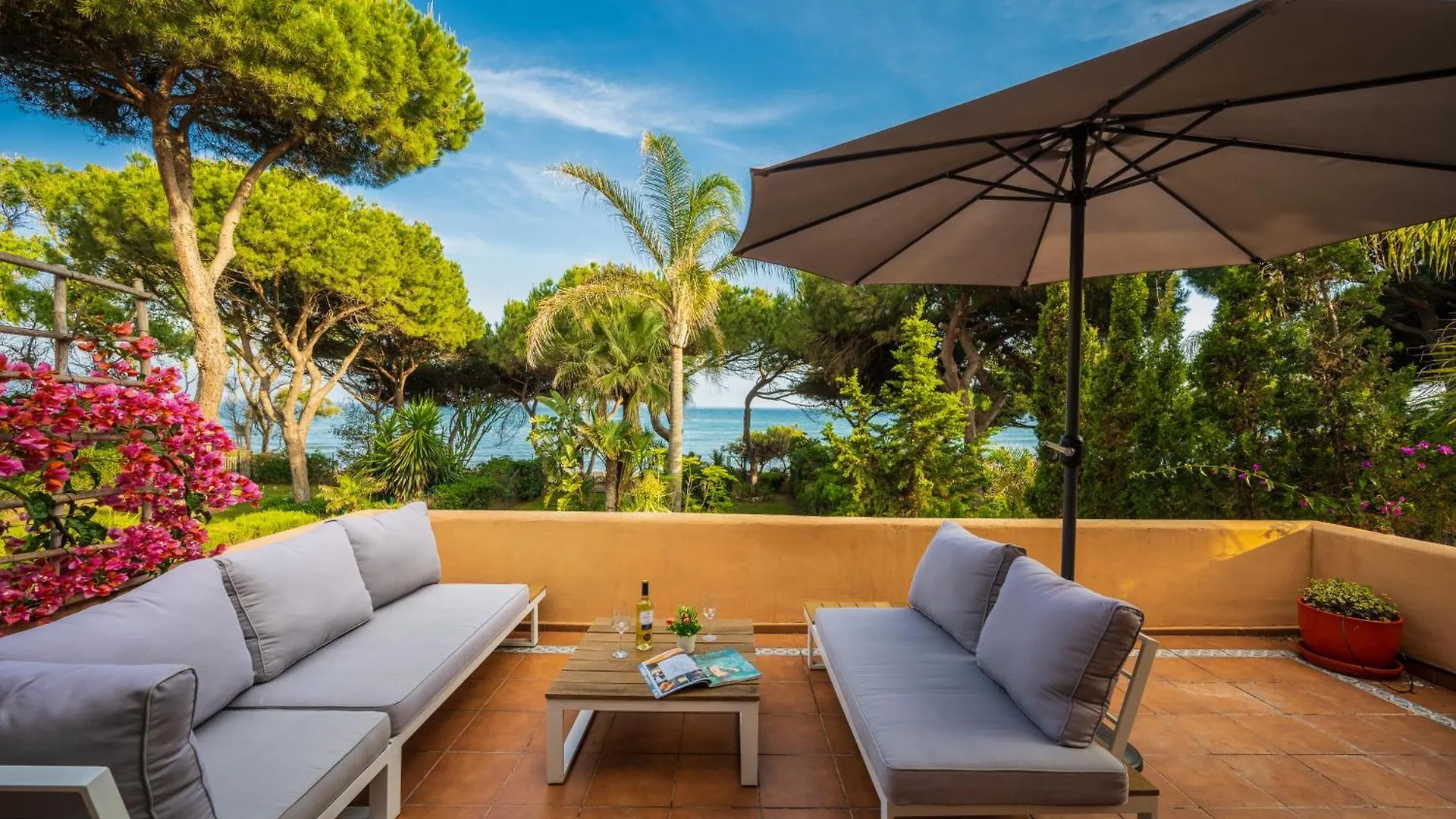 Venalmar First Line Townhouse, Garden, Sea Views Villa Estepona 0*,